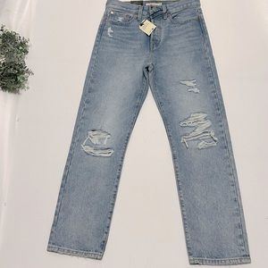 Levi’s Women’s Wedgie Straight High Rise 27x28 light wash